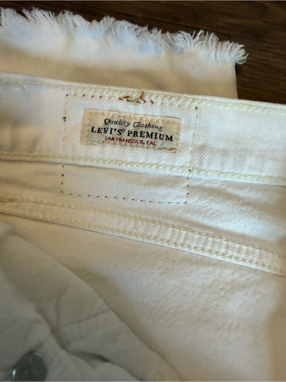 Levi's White Frayed Waist Denim Shorts - Picture 3 of 6